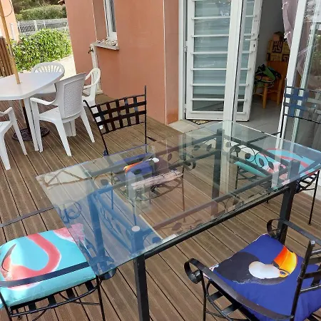6 Personnes Dans Résidence Calme, Grande Terrasse, 5 Mn De La *