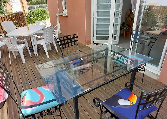 6 Personnes Dans Calme, Grande Terrasse, 5 Mn De La *