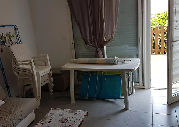 Apartment 6 Personnes Dans Calme, Grande Terrasse, 5 Mn De La Fleury (Aude)